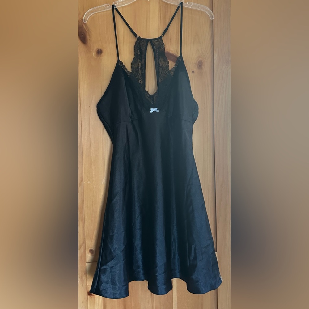 Apt. 9 Black Slip with Lace Detail